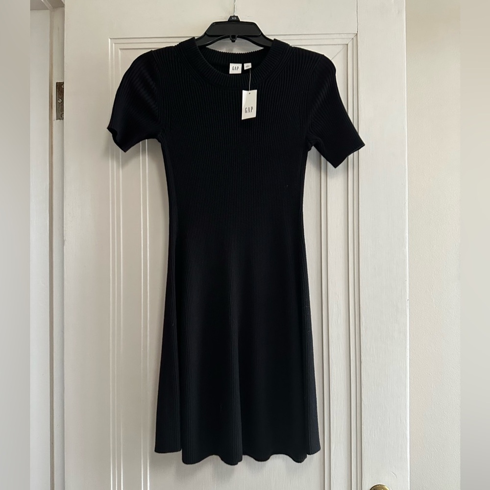 NWT! GAP Women’s Black Ribbed Sweater Dress - XS Petite
